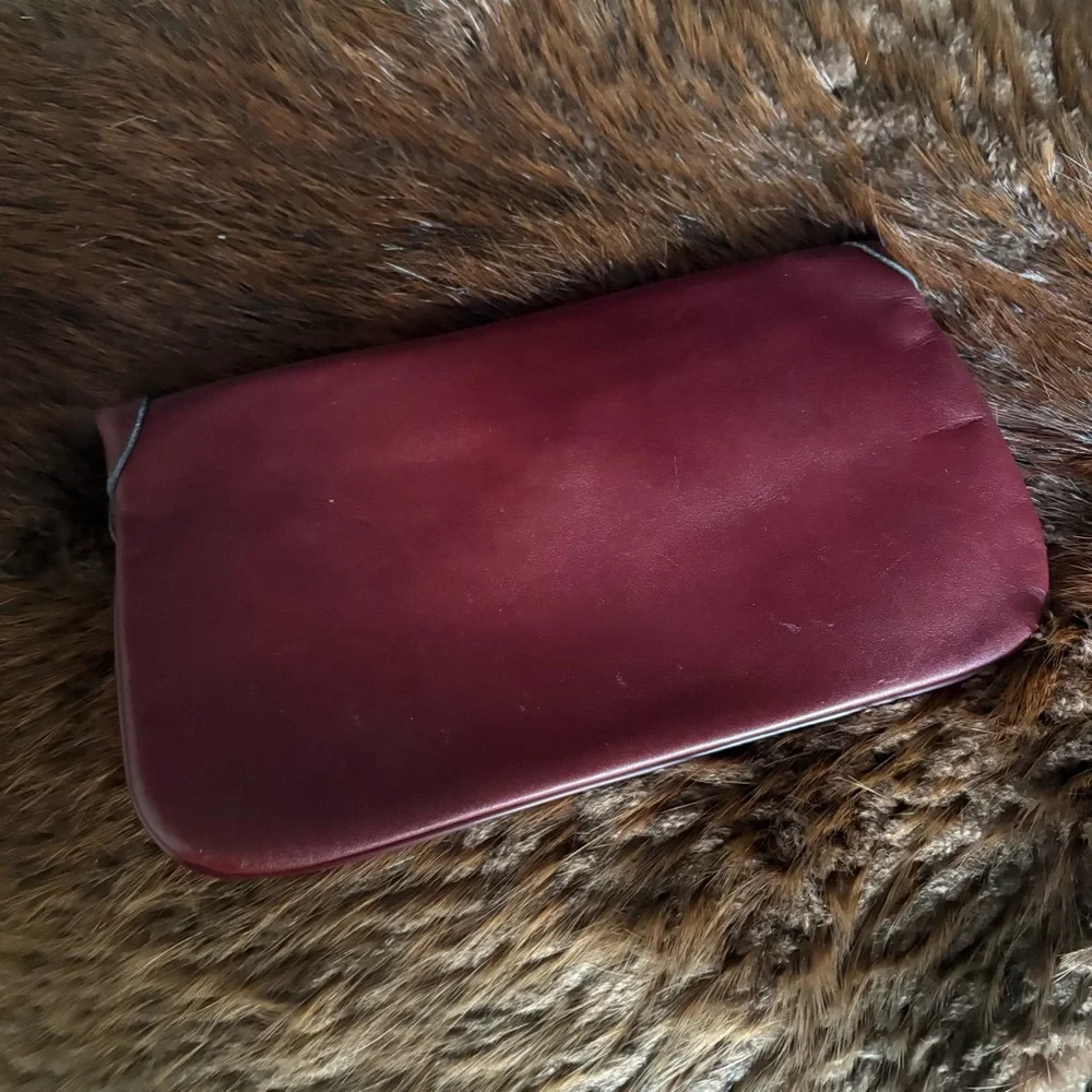 Vintage 1970s Etienne Aigner Clutch - Picture 2 of 11